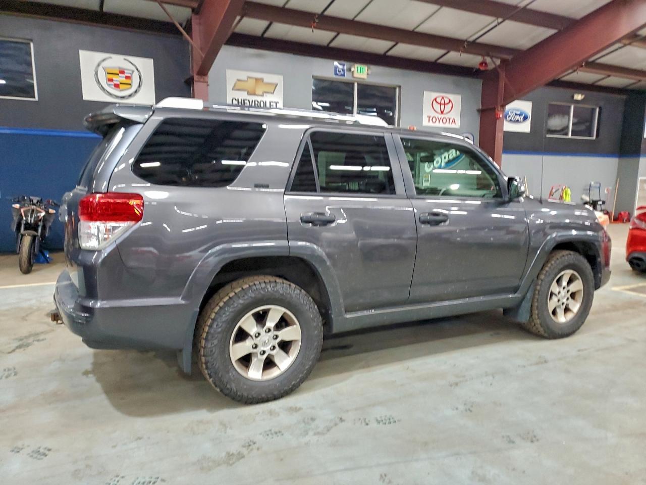 Toyota 4Runner Sr5 Image 9