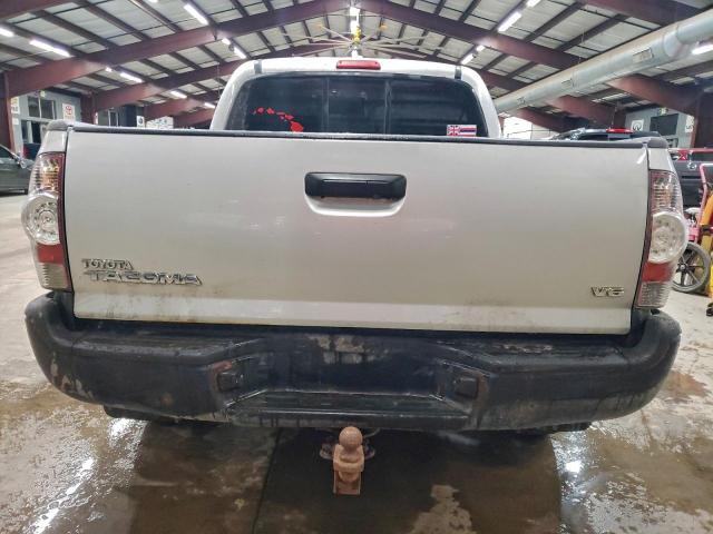 Toyota Tacoma Double Cab Image 3