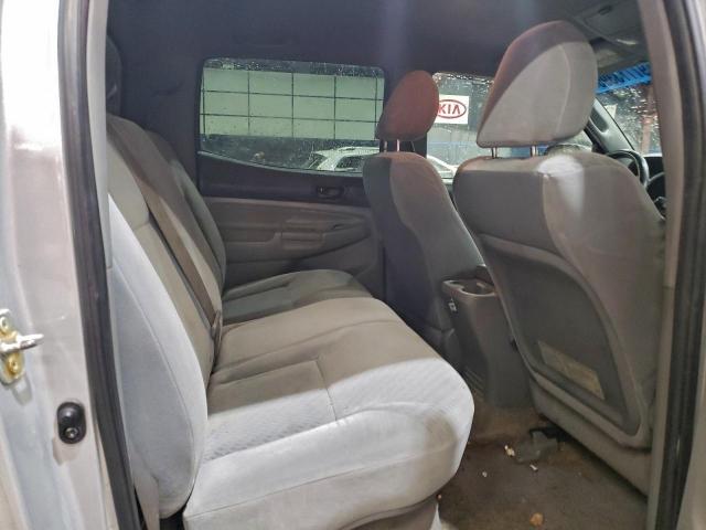 Toyota Tacoma Double Cab Image 8