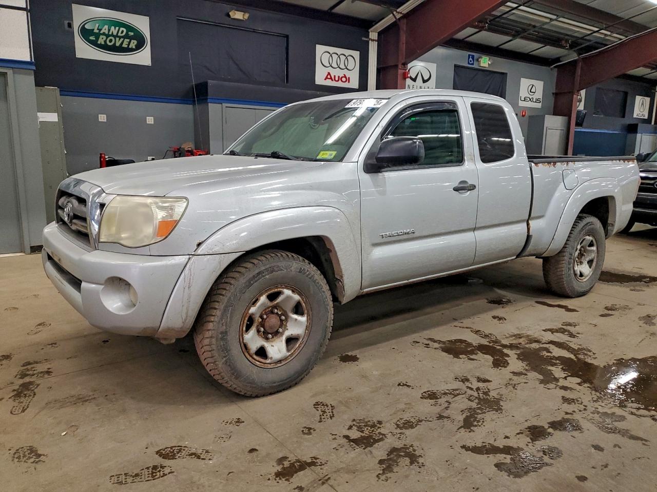 Toyota Tacoma Access Cab Image 1