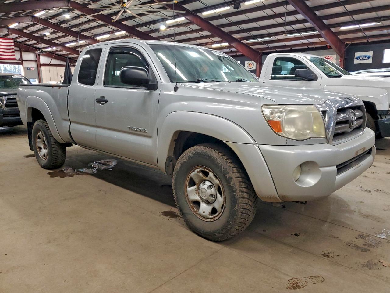 Toyota Tacoma Access Cab Image 11