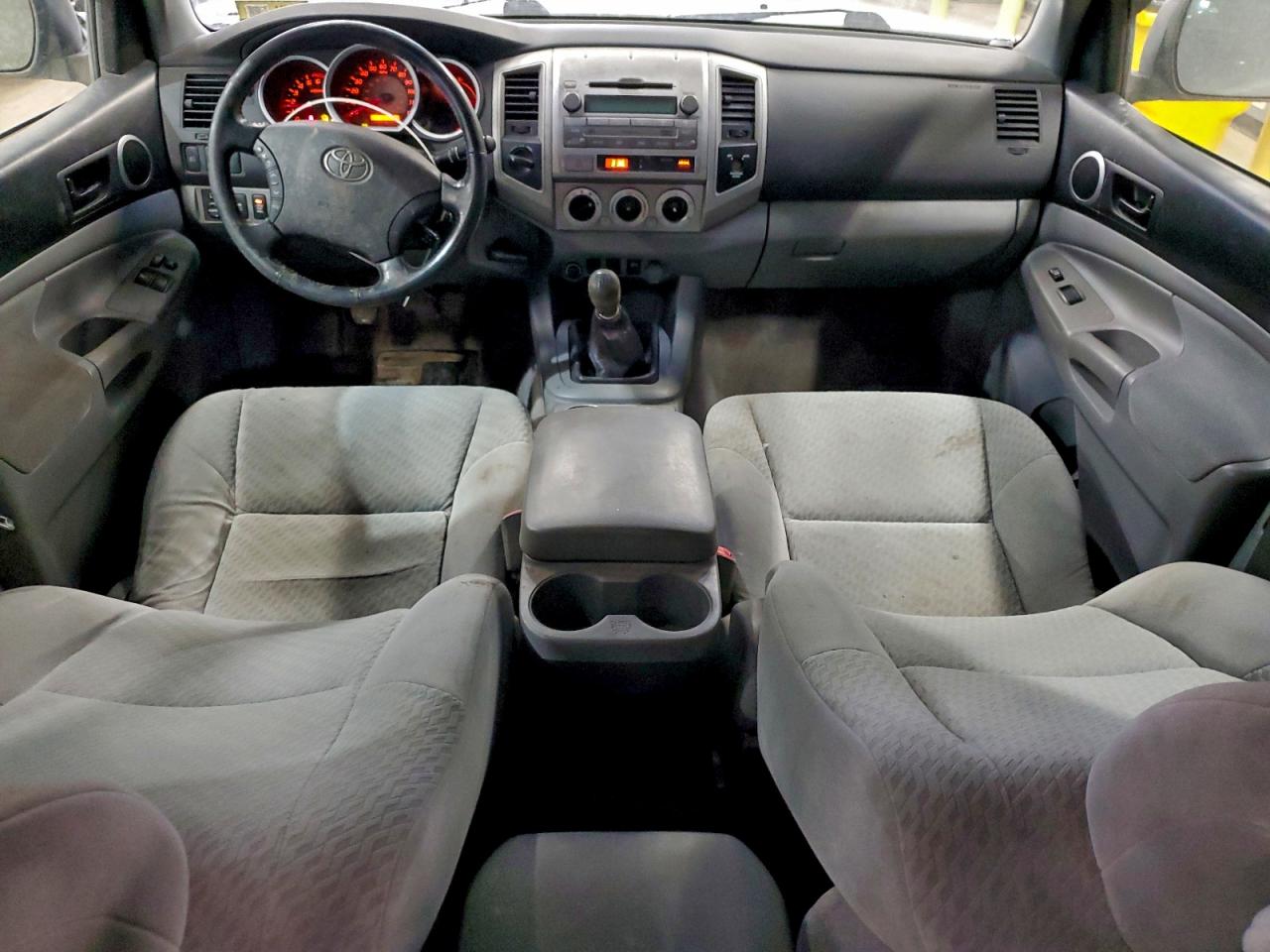 Toyota Tacoma Access Cab Image 7