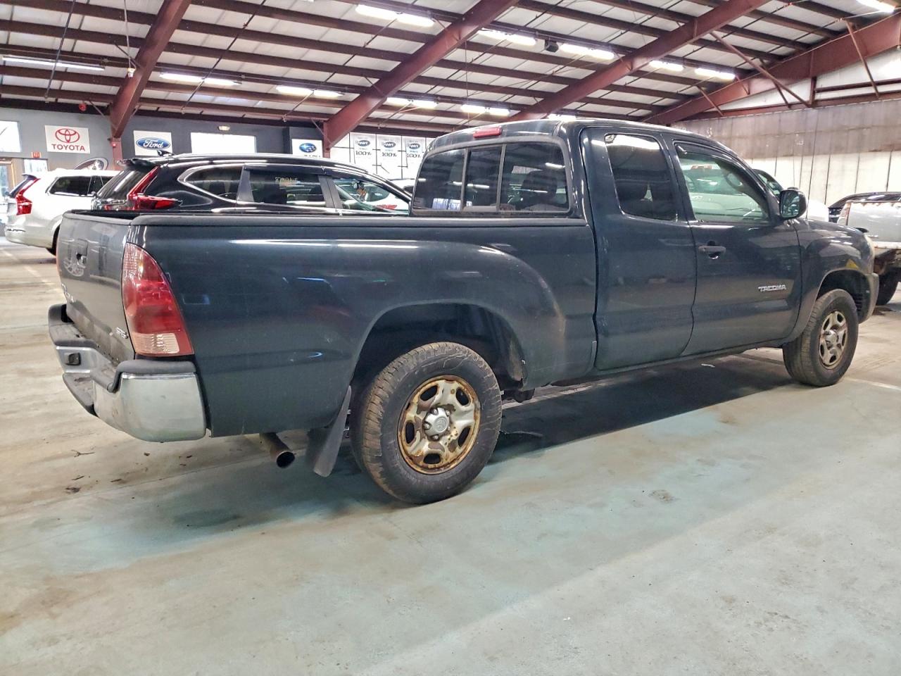Toyota Tacoma Access Cab Image 11
