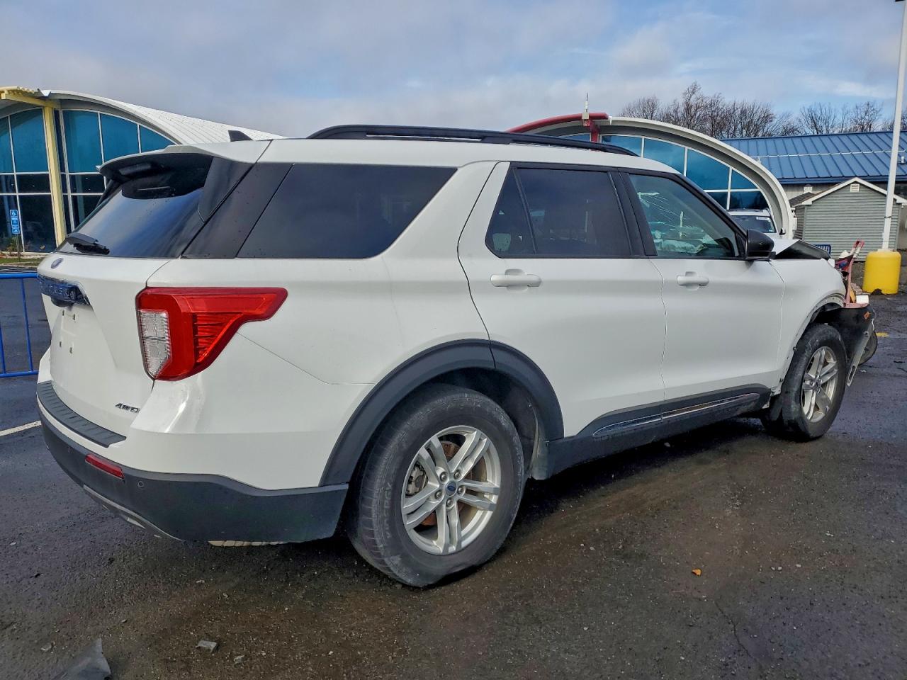 Ford Explorer Xlt Image 4