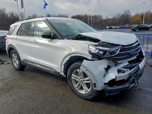 Ford Explorer Xlt Image 10