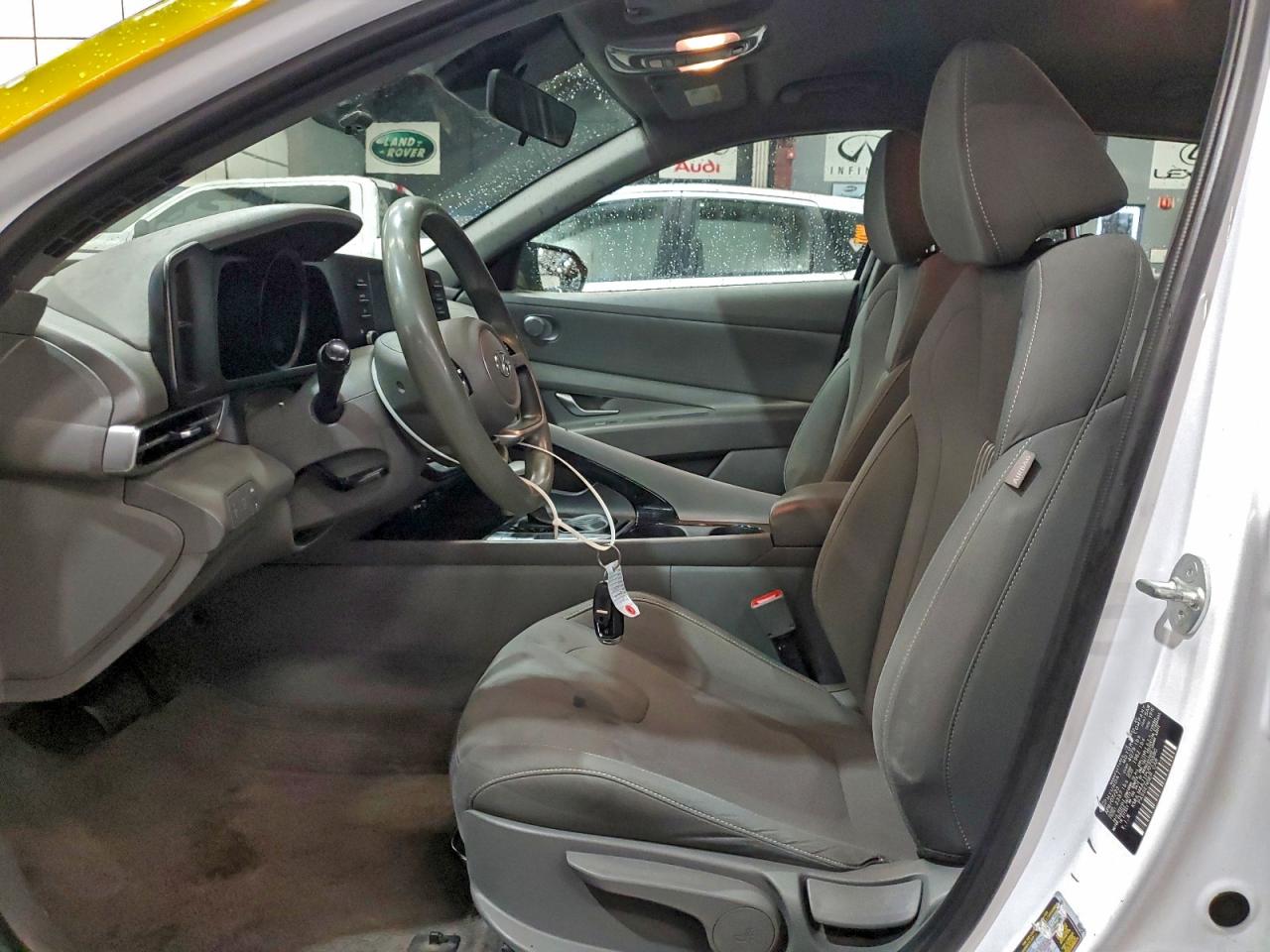 Hyundai ELANTRA Blue Image 4