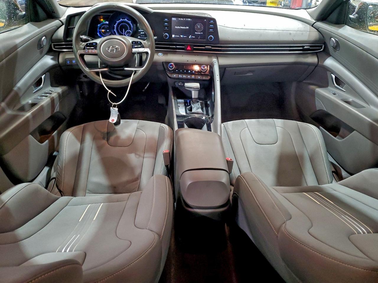 Hyundai ELANTRA Blue Image 10