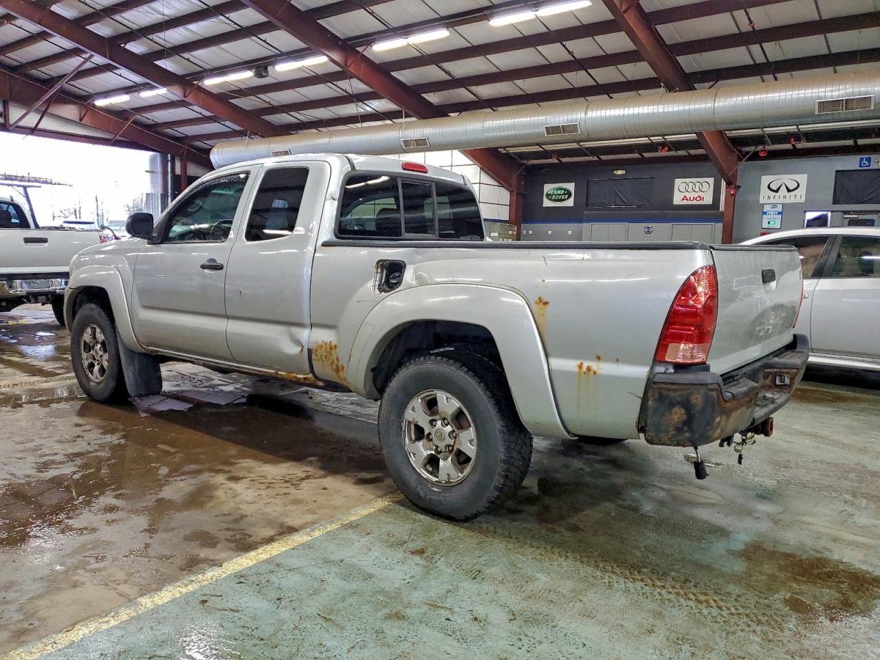 Toyota Tacoma Access Cab Image 2