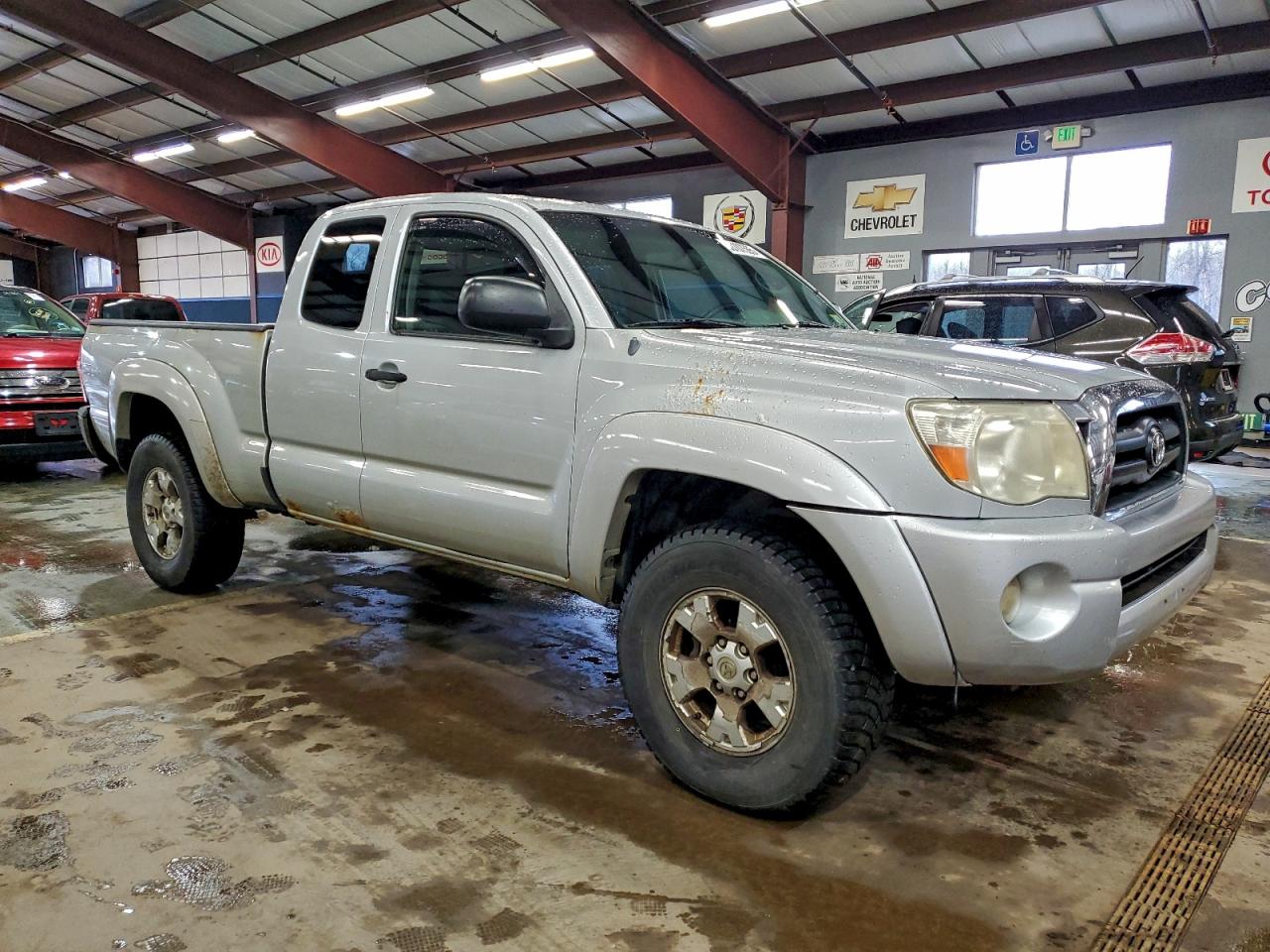 Toyota Tacoma Access Cab Image 3