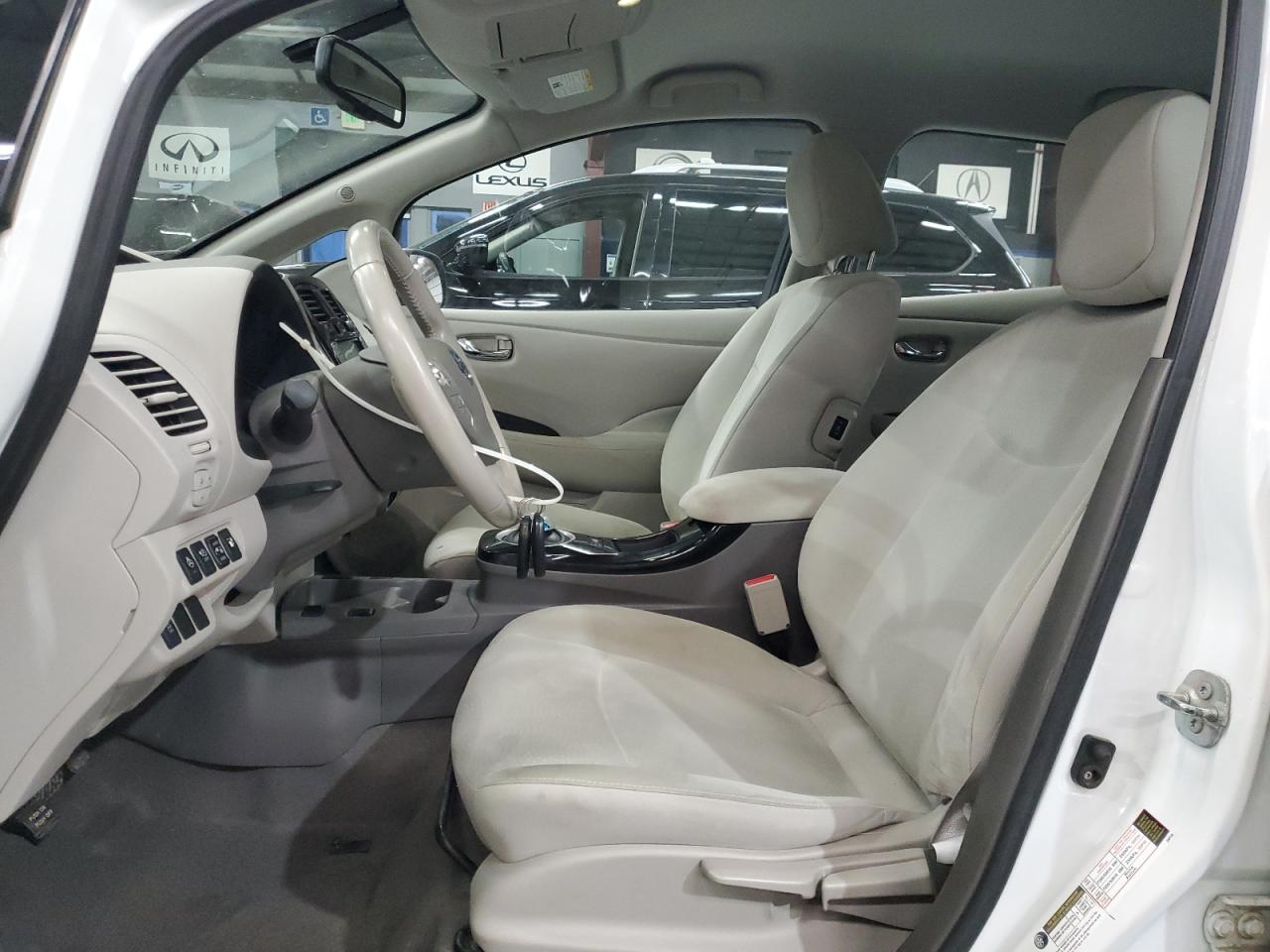 Nissan LEAF S Image 10