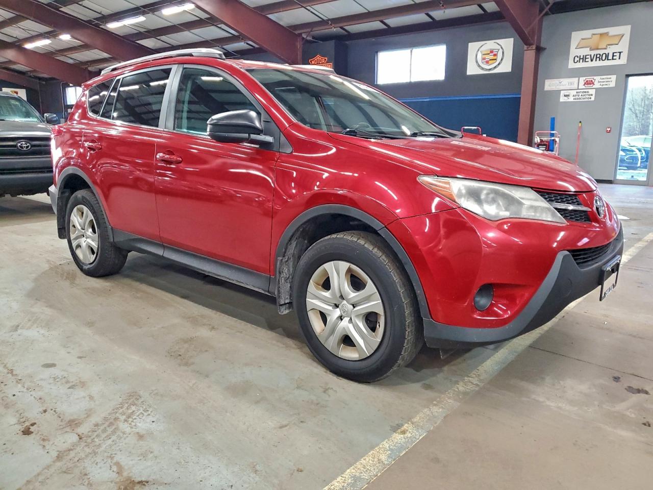 Toyota RAV4 Le Image 4
