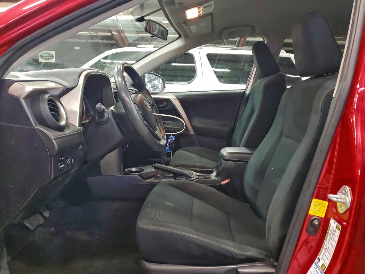 Toyota RAV4 Le Image 10