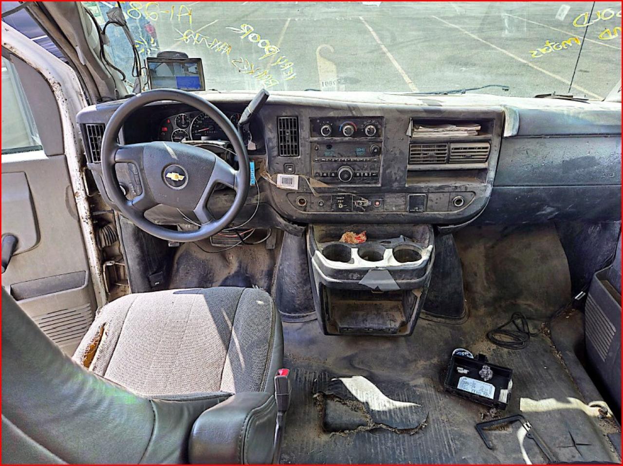 Chevrolet Express Image 2