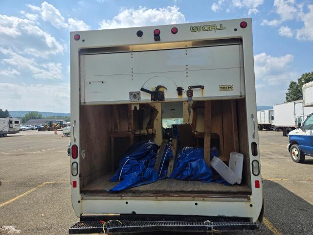 Chevrolet Express Image 9