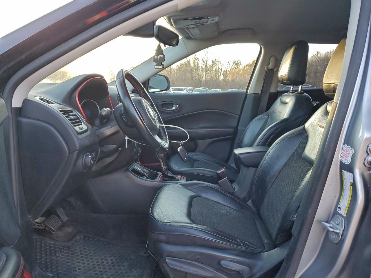 Jeep Compass Trailhawk Image 13