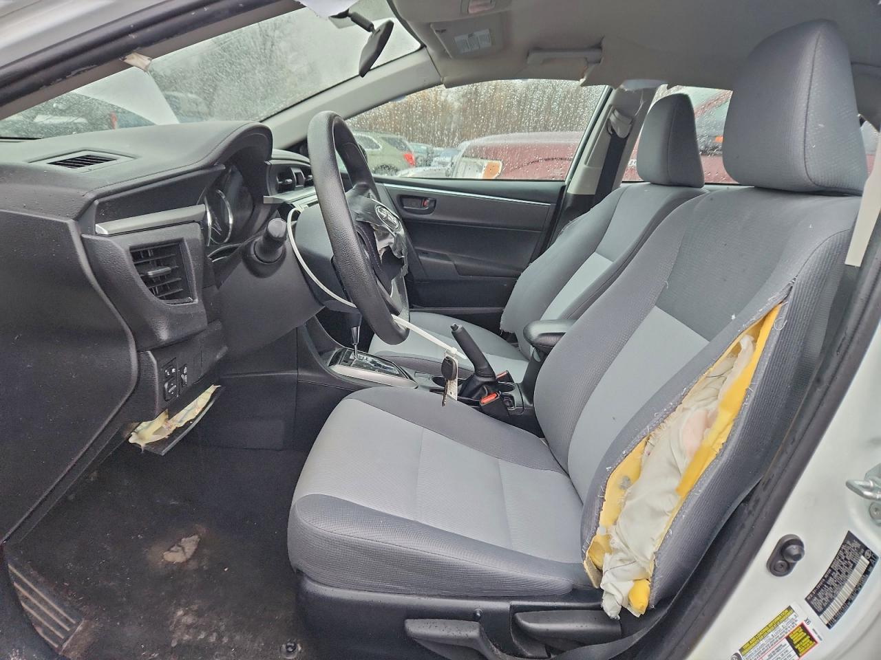 Toyota Corolla L Image 12