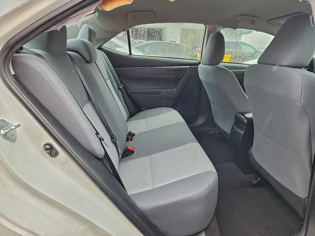 Toyota Corolla L Image 5