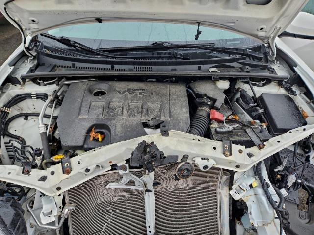 Toyota Corolla L Image 2