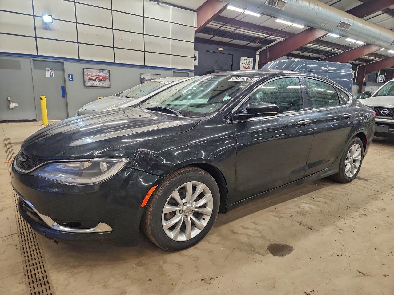 Chrysler 200 C Image 1