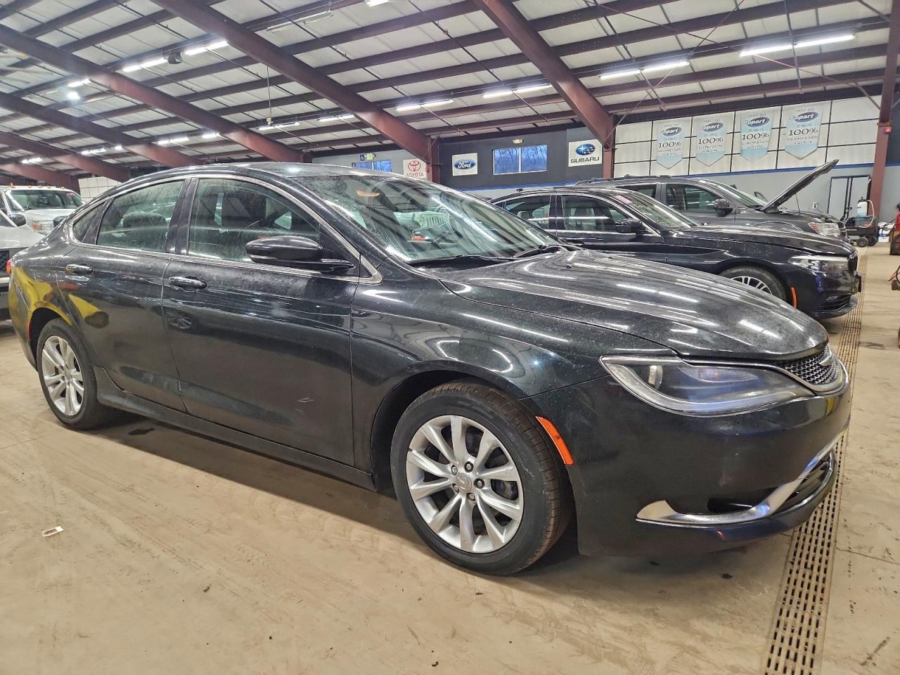 Chrysler 200 C Image 2
