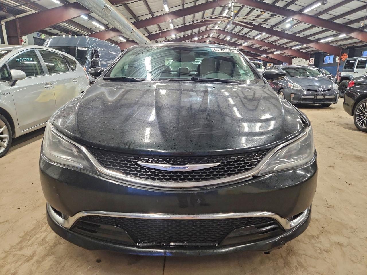 Chrysler 200 C Image 3