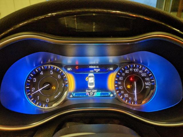 Chrysler 200 C Image 8