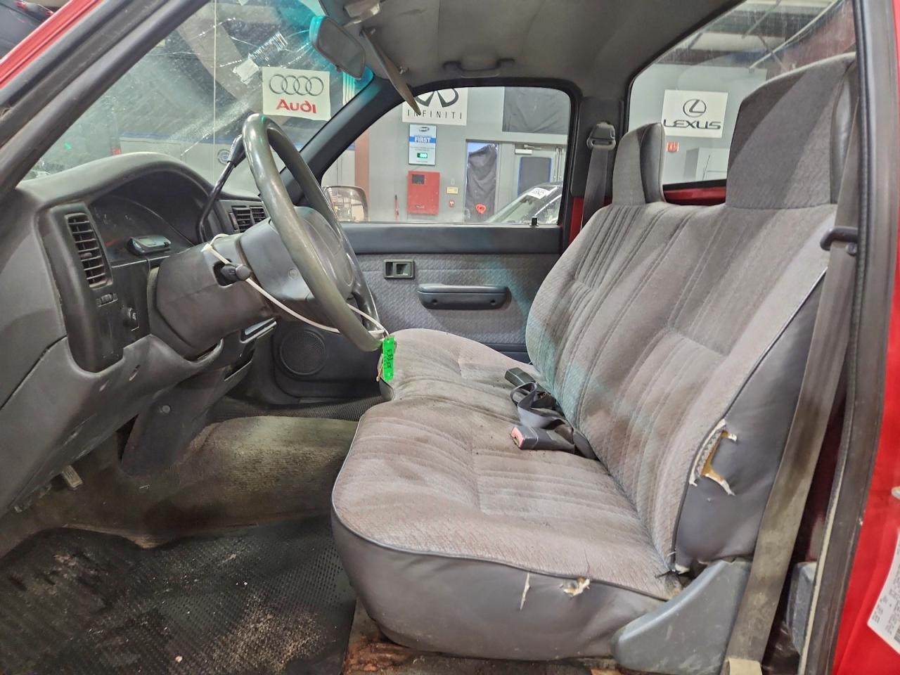 Toyota Tacoma Image 11