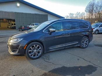  Salvage Chrysler Pacifica