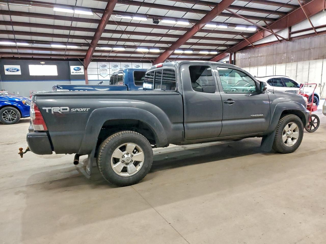 Toyota Tacoma Access Cab Image 5