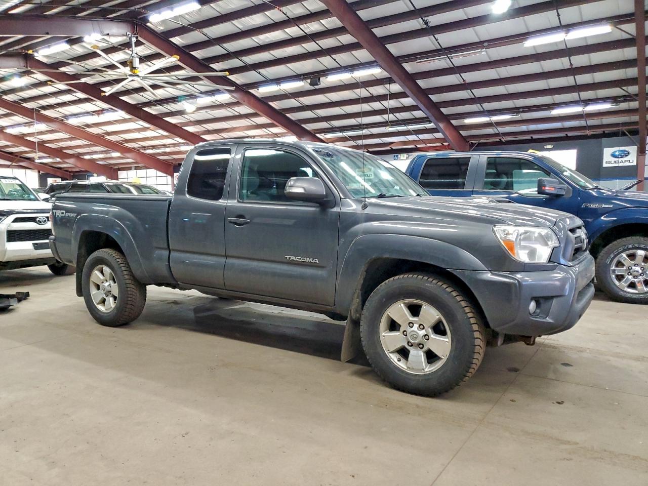 Toyota Tacoma Access Cab Image 2