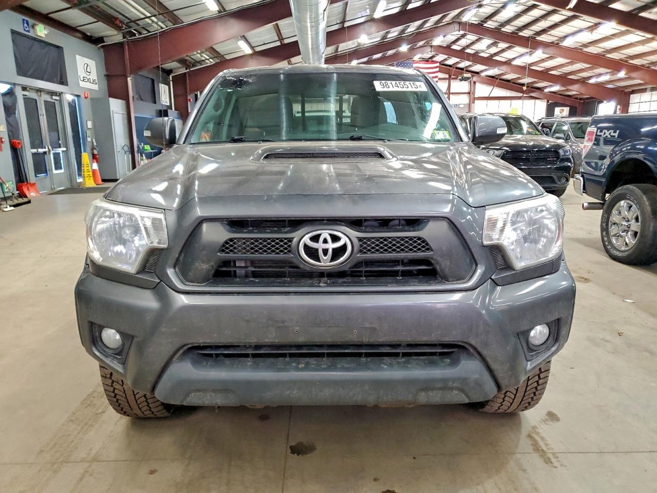 Toyota Tacoma Access Cab Image 3