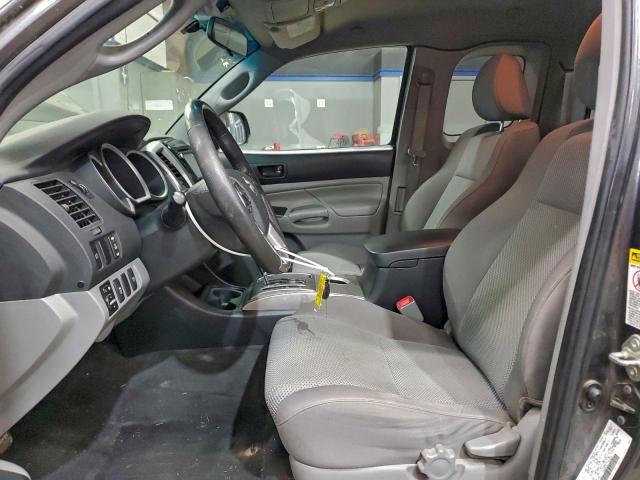 Toyota Tacoma Access Cab Image 8