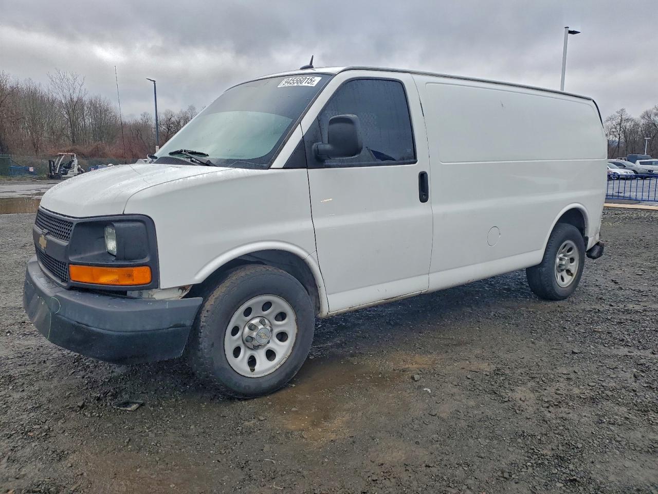 Chevrolet Express Image 1