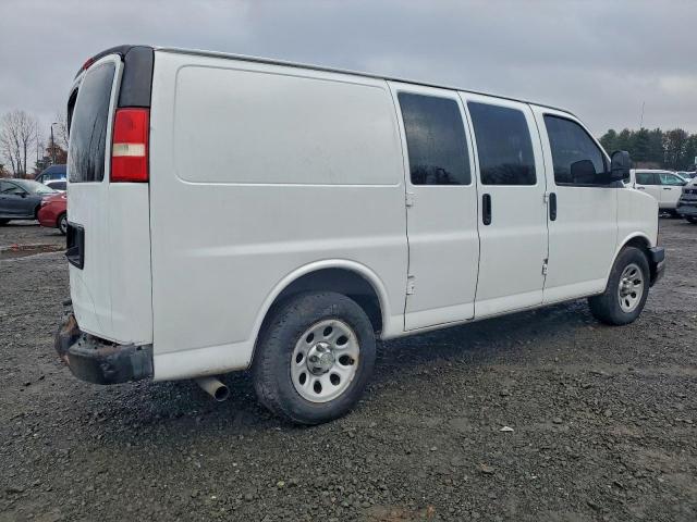 Chevrolet Express Image 12