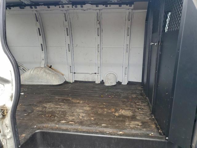 Chevrolet Express Image 10