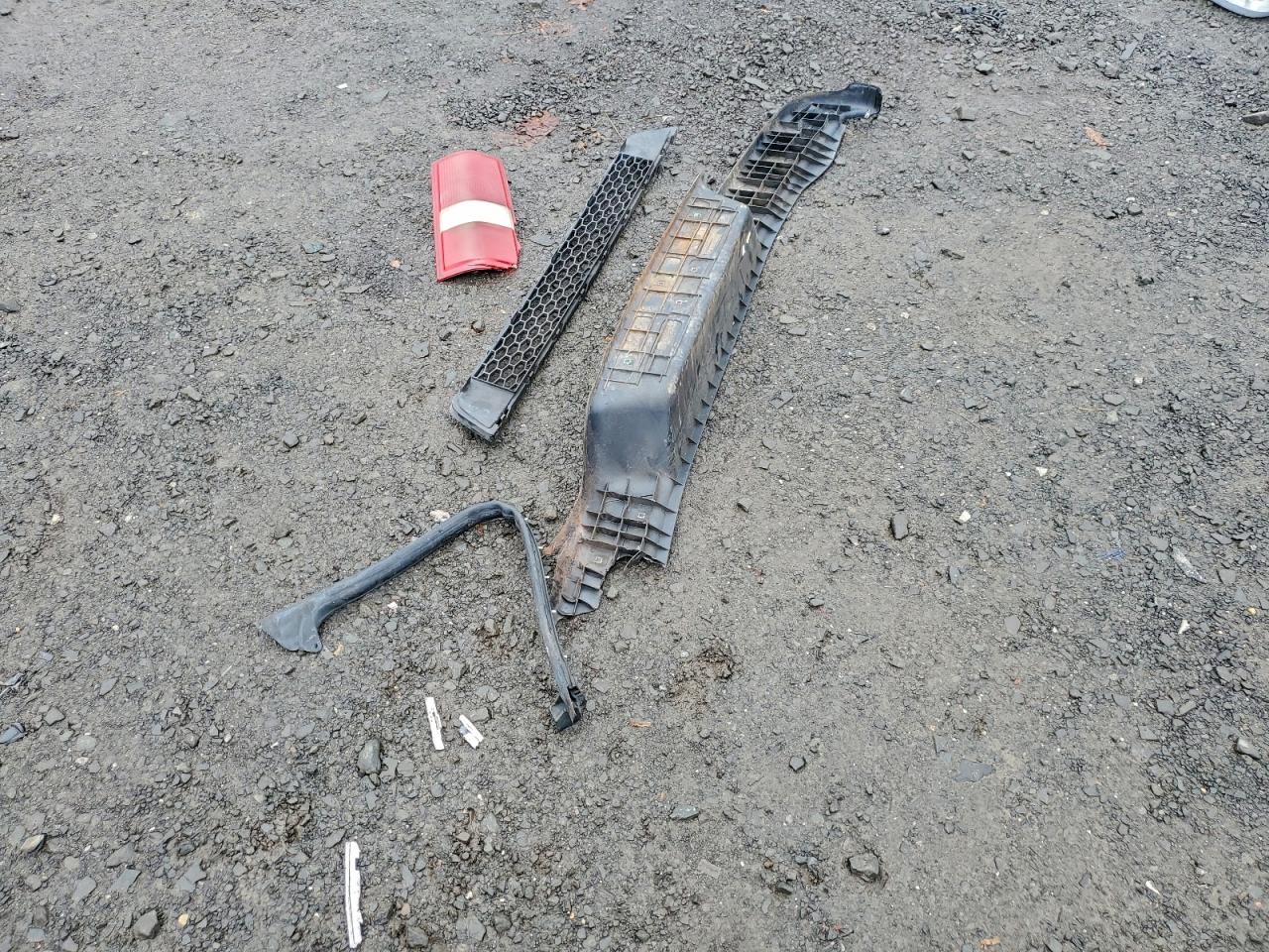 Chevrolet Express Image 9