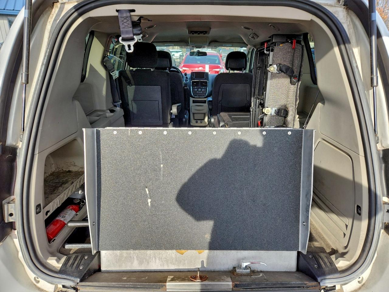 Dodge Caravan Se Image 3