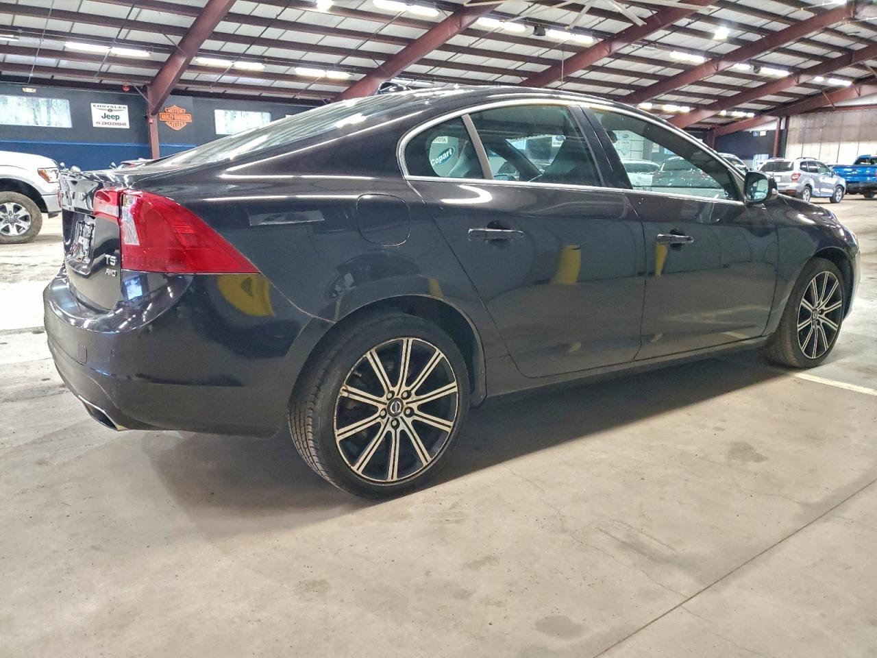 Volvo S60 Premier Image 3