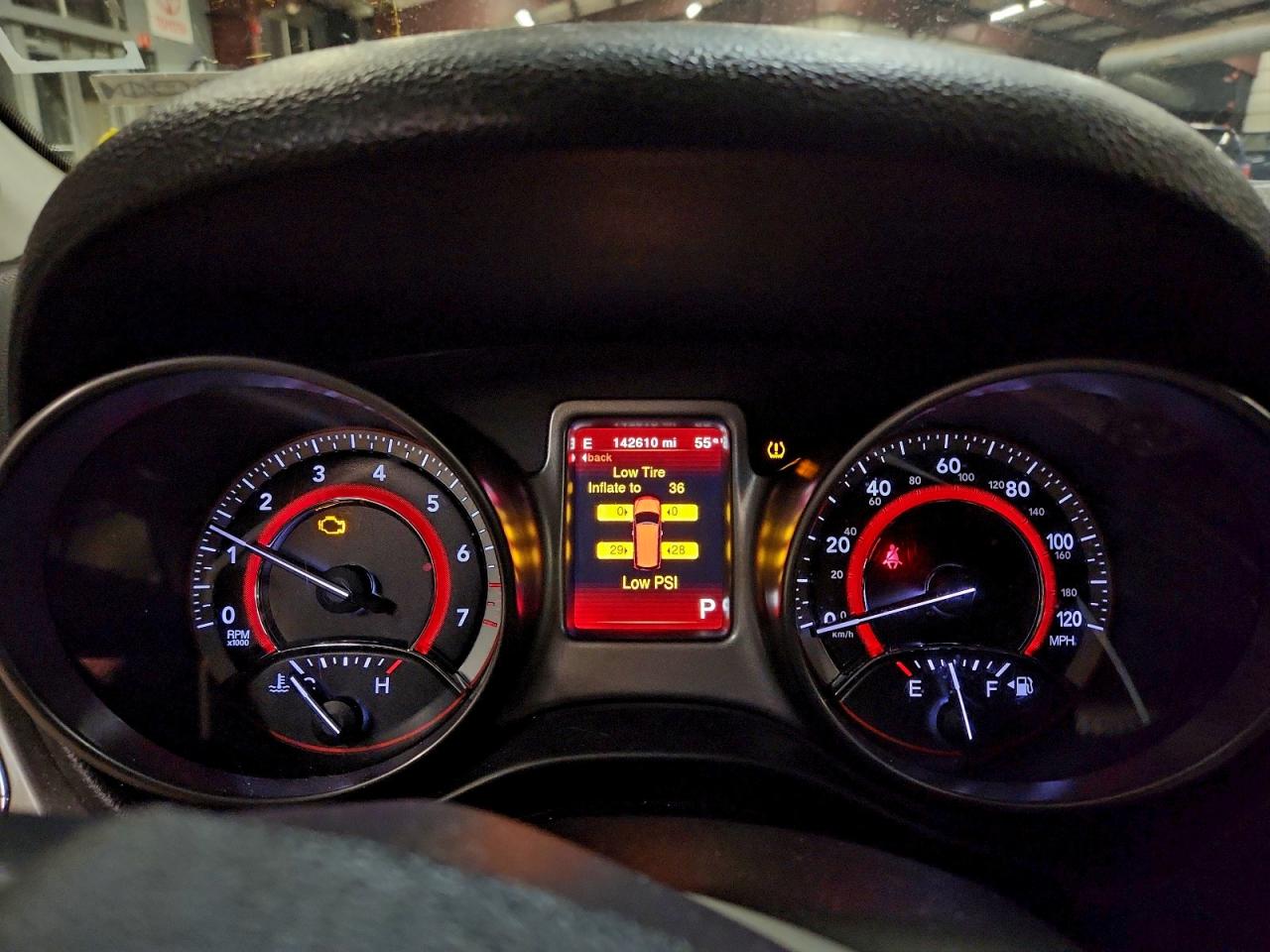 Dodge Journey Crossroad Image 13