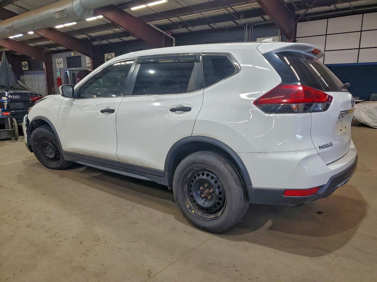 Nissan Rogue S Image 2