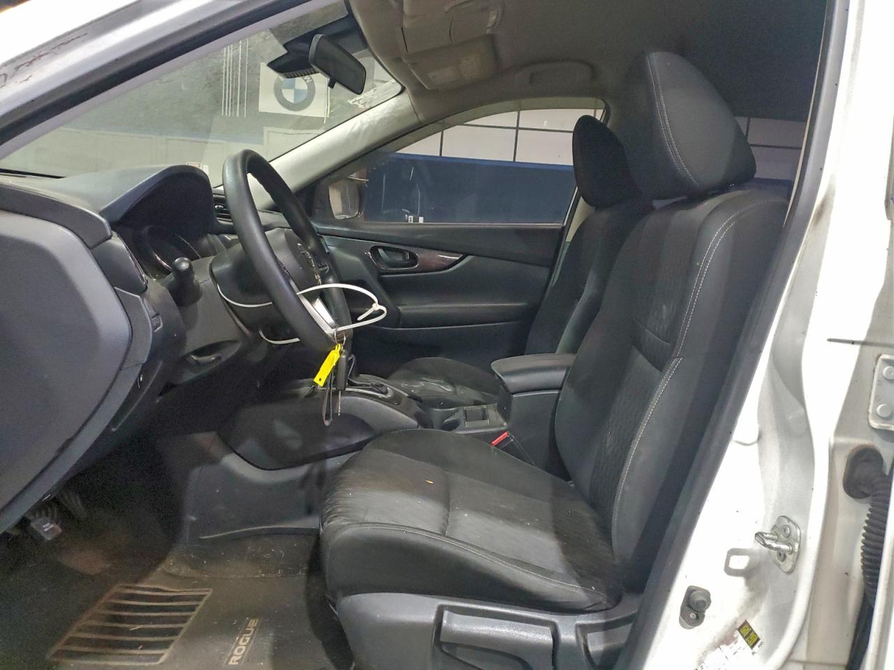 Nissan Rogue S Image 4