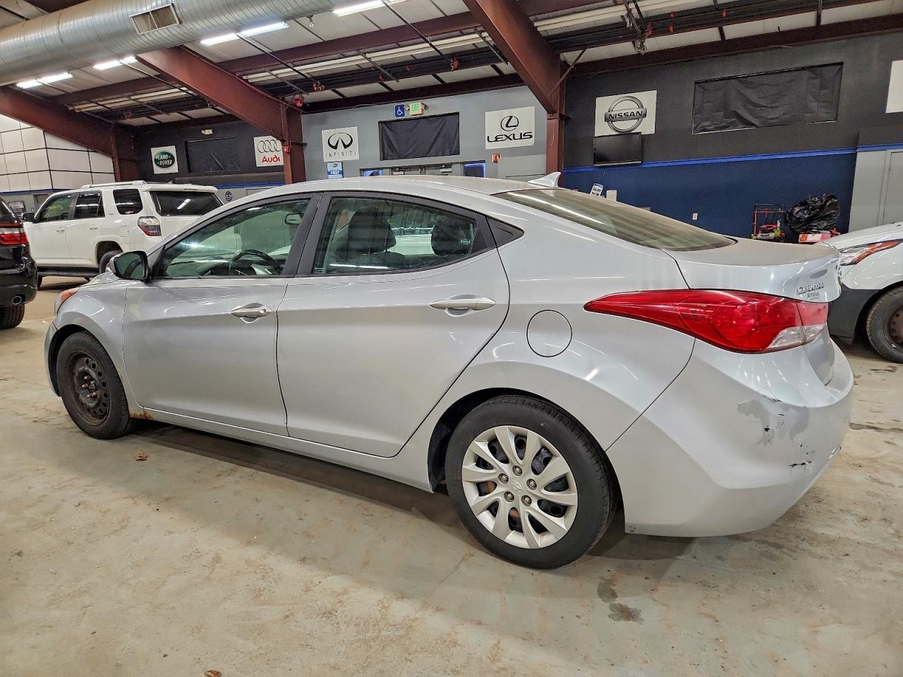 Hyundai ELANTRA Gls Image 2