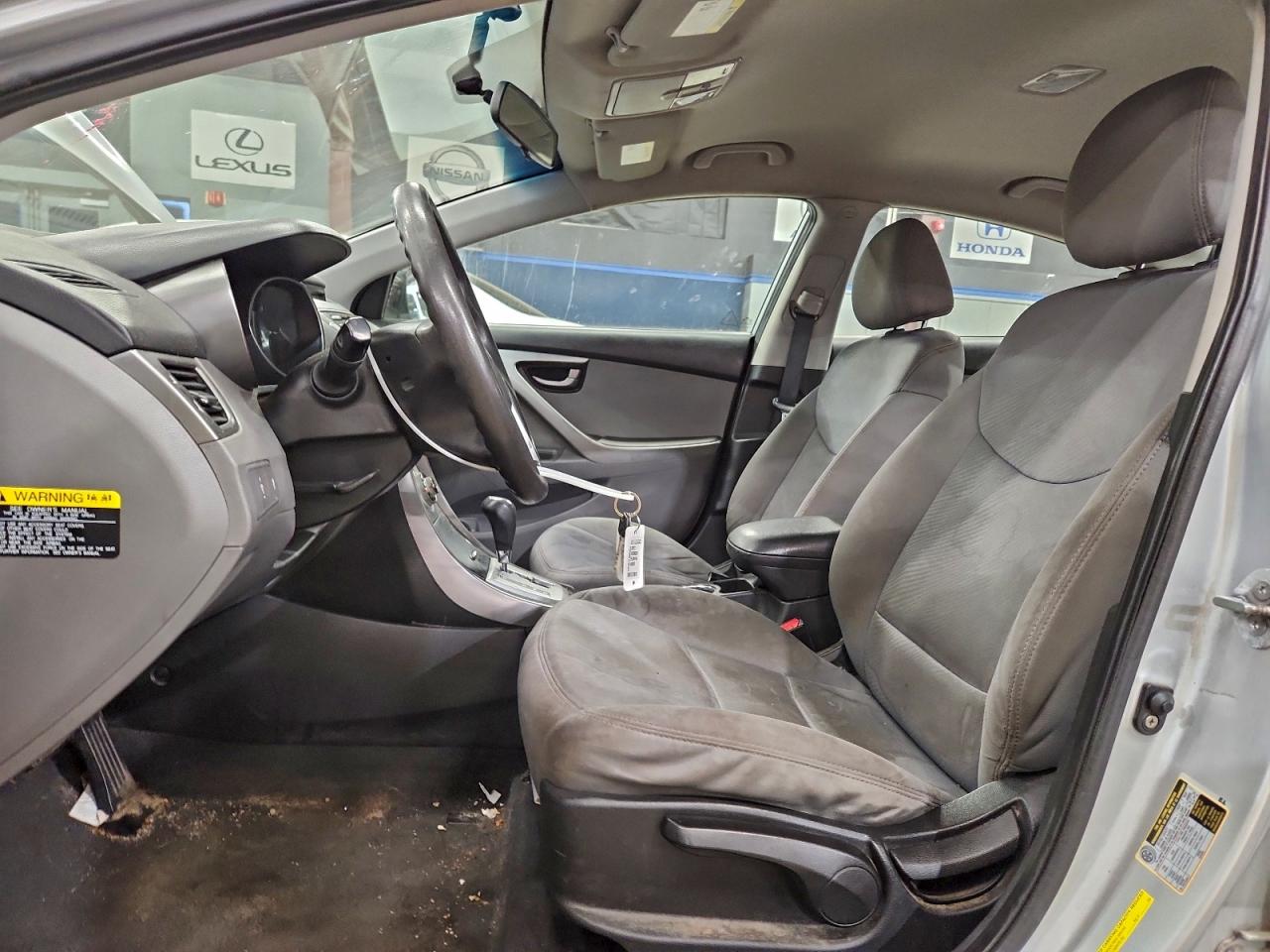 Hyundai ELANTRA Gls Image 3