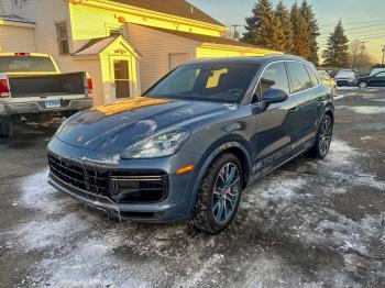  Salvage Porsche Cayenne