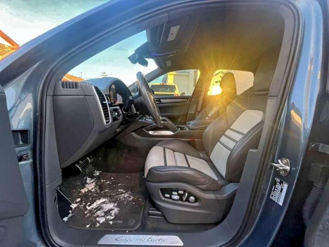 Porsche Cayenne Turbo Image 5