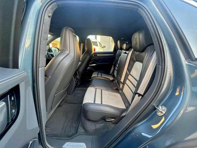 Porsche Cayenne Turbo Image 7