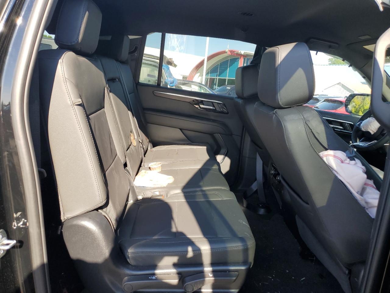 Chevrolet Suburban K1500 Z71 Image 9