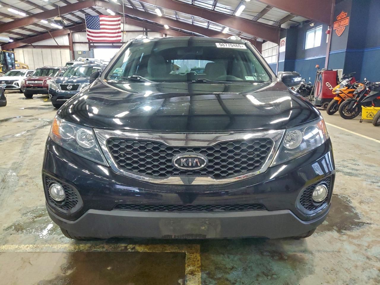 Kia Sorento Base Image 8