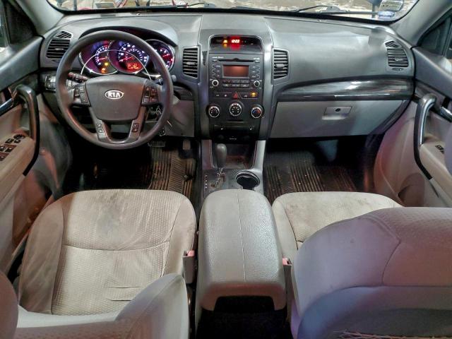 Kia Sorento Base Image 9