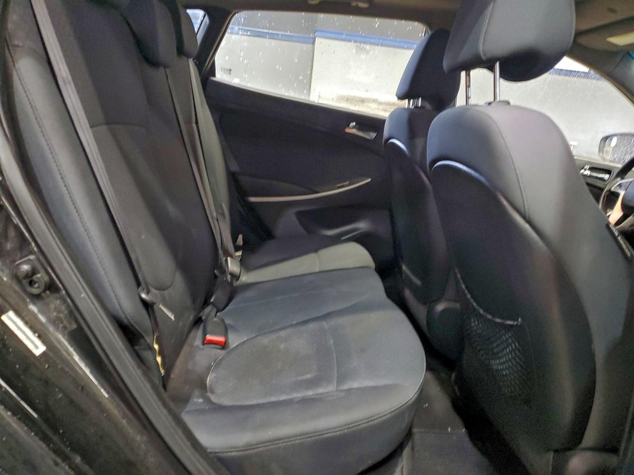 Hyundai ACCENT Gls Image 9